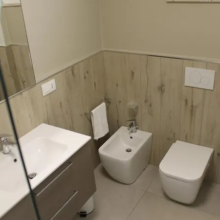 Newton30 - Luminoso Bilocale In Zona Servita Rawenna