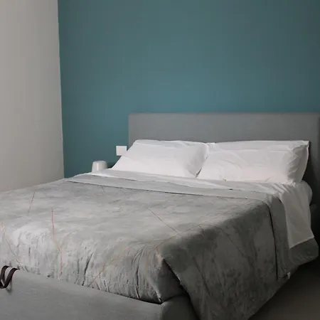 Newton30 - Luminoso Bilocale In Zona Servita Apartamento *