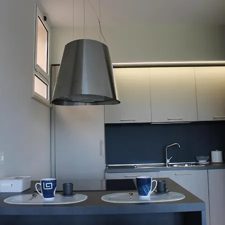 Newton30 - Luminoso Bilocale In Zona Servita Apartamento Rávena