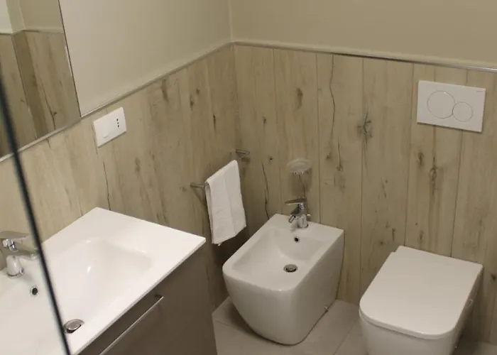 Newton30 - Luminoso Bilocale In Zona Servita Ravenna